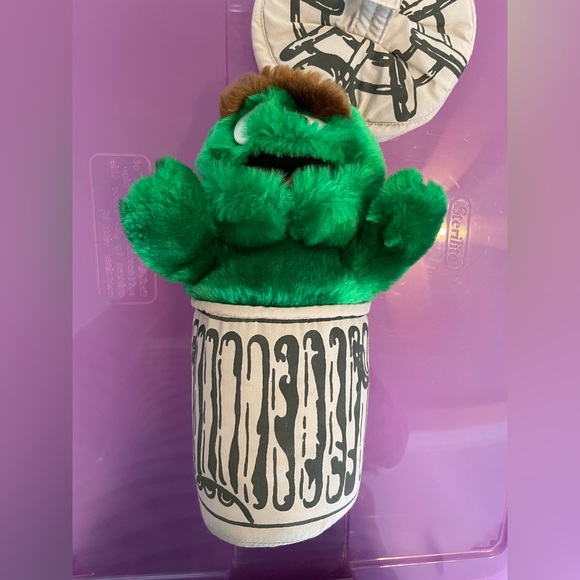 Oscar the Grouch (from Sesame Street) - Picture 2 of 6